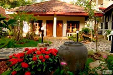 โรงแรมทรอปิกา บังกะโล