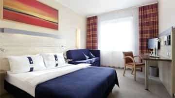 HOLIDAY INN EXPRESS