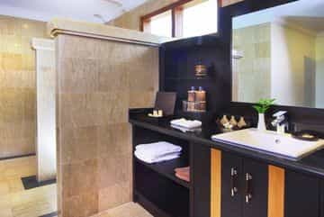 โรงแรมออมบัคซันเซท โรงแรมออมบัคซันเซท