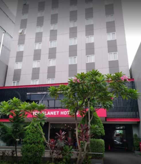 โรงแรมโมโนลูก ปาซาร์บารู ปาซาร์บารู (ชื่อเดิมเรดแพลเน็ต จาการ์ตา ปาซาร์บารู)