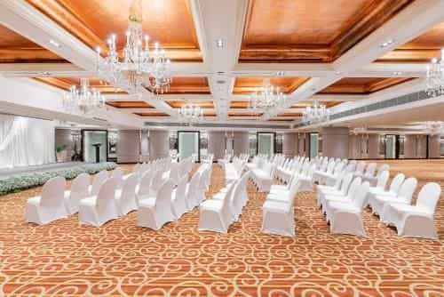 โรงแรมฮอลิเดย์ อินน์ กรุงเทพ สีลม โรงแรมฮอลิเดย์ อินน์ กรุงเทพ สีลม