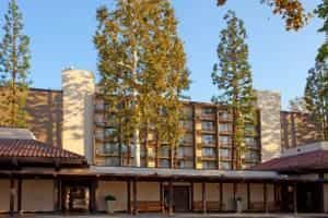 Holiday Inn Beverly Garland