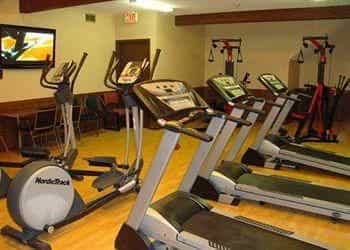 Econo Lodge Inn & Suites