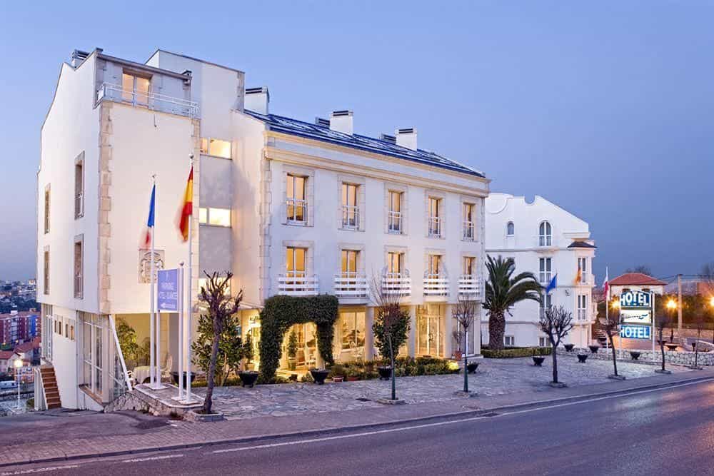 Hotel Suances