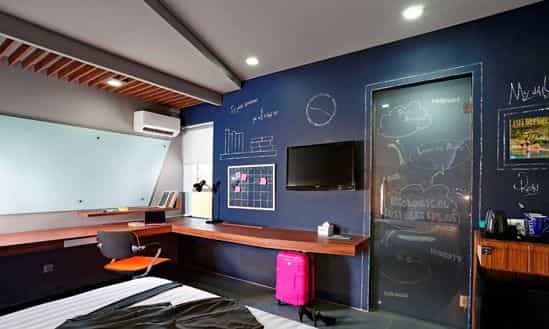 Berry Biz Hotel