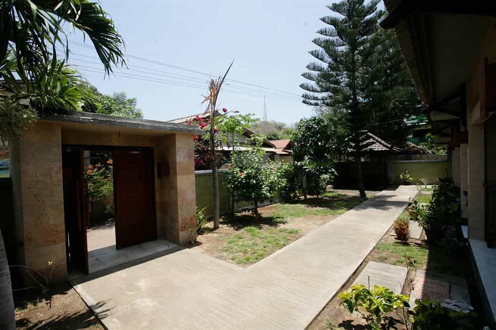 Giliano Residence