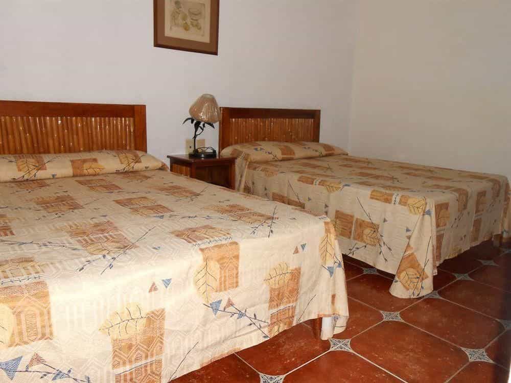 Suites Ixtapa Plaza