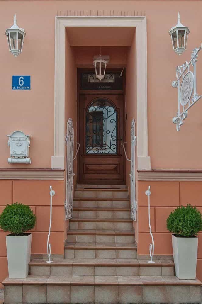 Schanel Residence