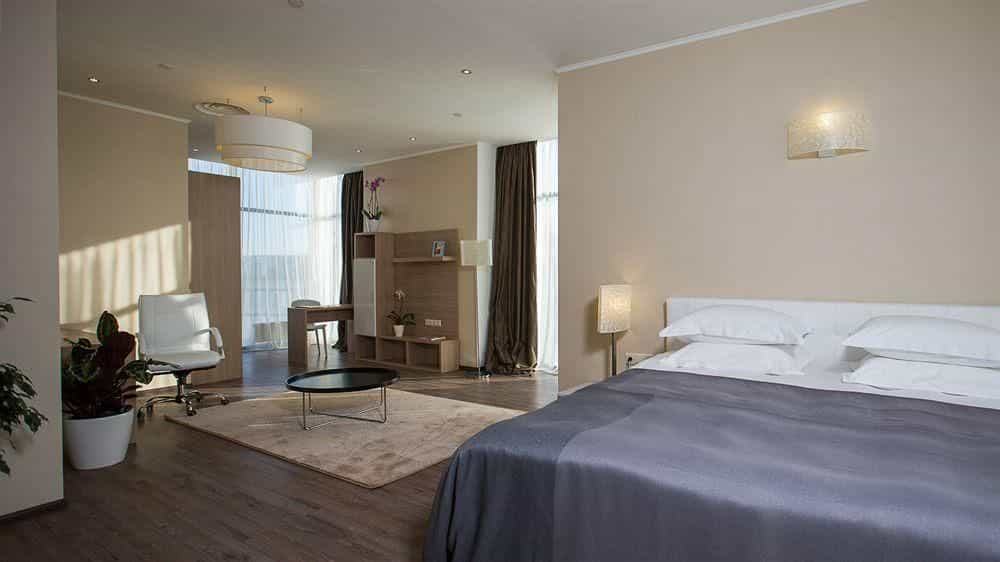 Russian Seasons Deluxe Hotel