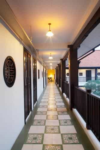 โรงแรมบ้านชาติ
