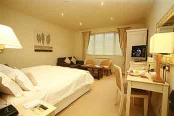 Legacy Hampshire Hotel