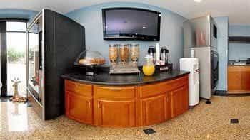 Quality Inn Floral Park