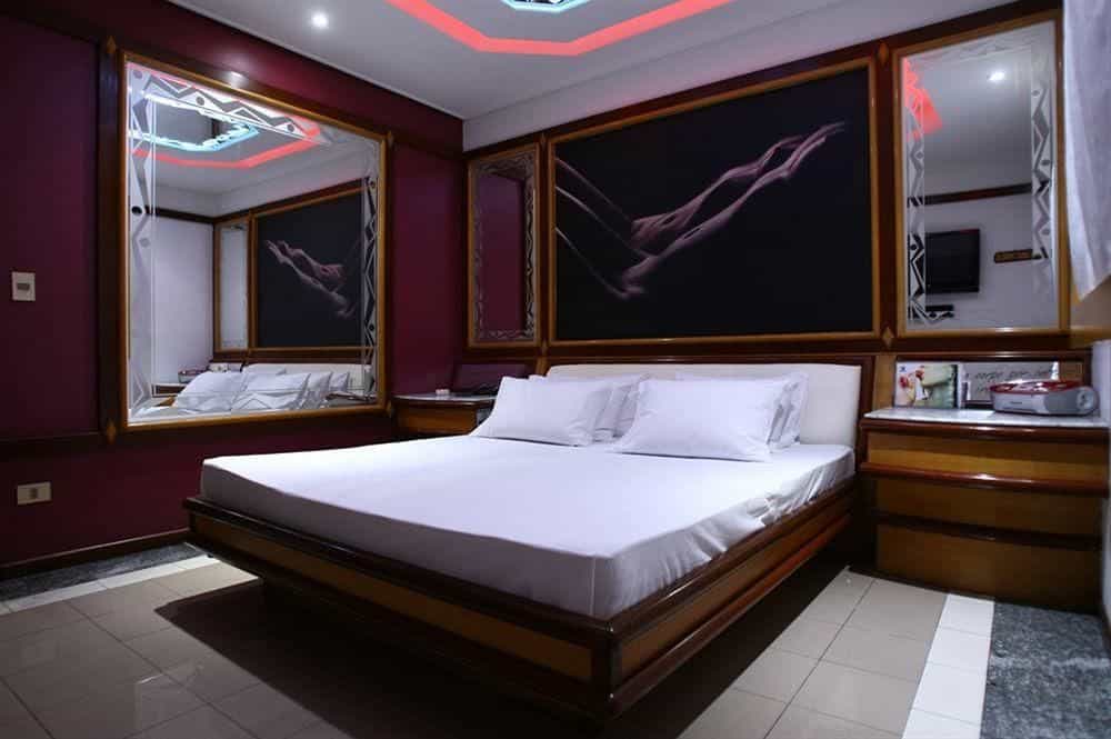 Rivieras Motel
