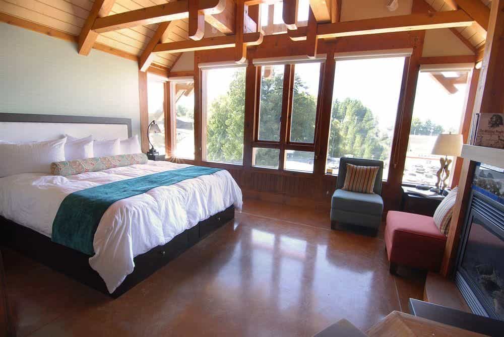 Whiskey Landing Lodge