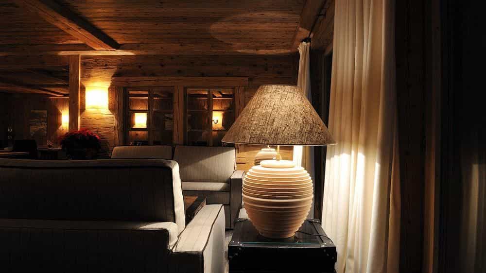 Hotel des Alpes by Bruno Kernen