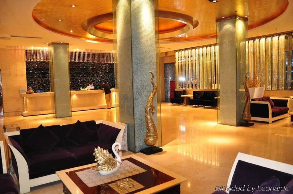 Yaklai Holiday Hotel