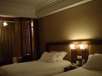 Linjiang Hotel