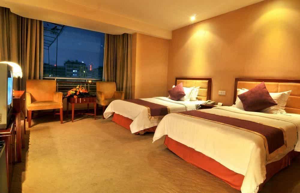 THE RIVERSIDE FAIRMONT HOTEL