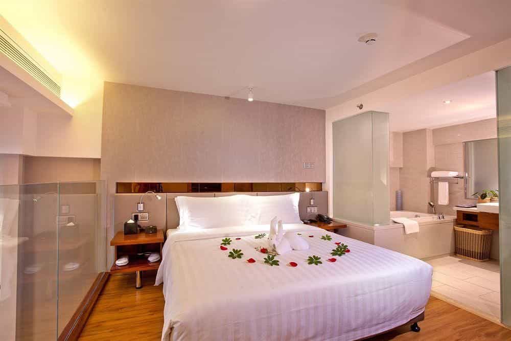 Yuzhou Camelon Hotel