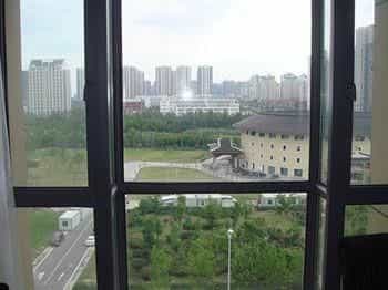 New Metropolis Entertainment Hotel