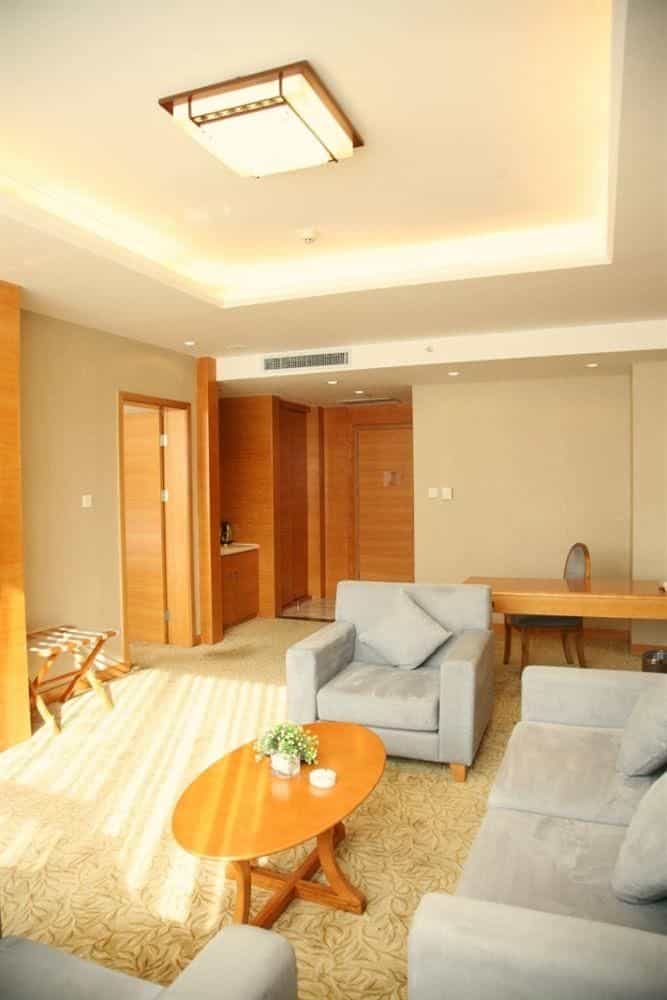 Bolt Hotel