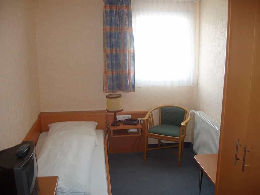 FLAIR HOTEL GRUENER BAUM FLAIR HOTEL GRUENER BAUM