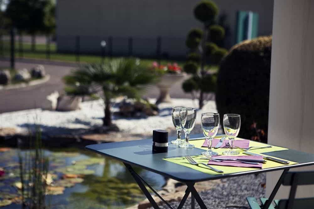 Carline Hotel