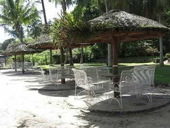 Pandu Lakeside Hotel Tuktuk