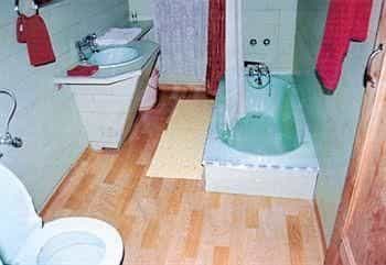 Swan Group Of Houseboats