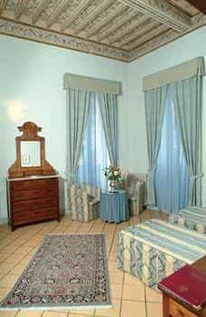 Palazzo Dragoni Residenza d'Epoca