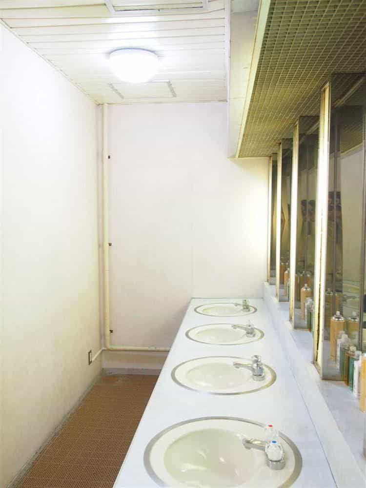 Capsule & Sauna Century