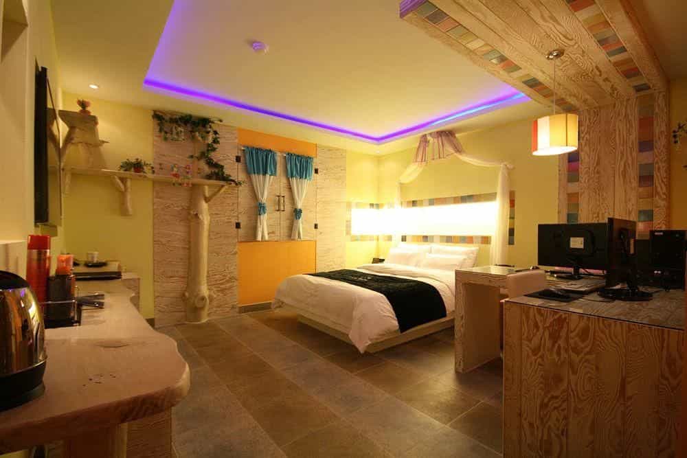 The Sun Hotel