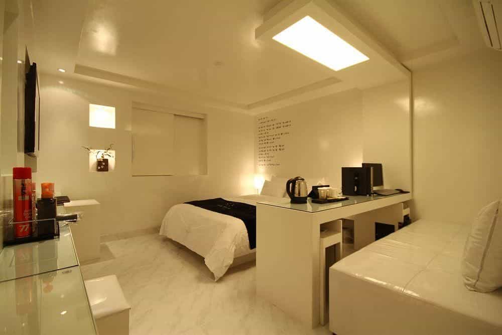 The Sun Hotel