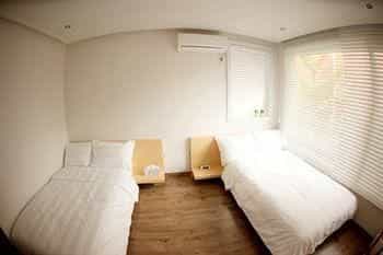 The Zip Guest House for Female Only The Zip Guest House for Female Only