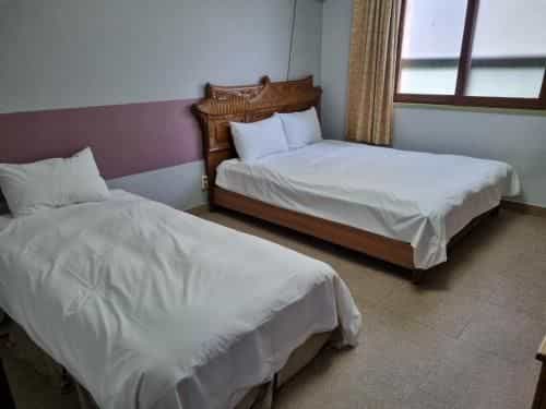 New Manhattan Tourist Hotel
