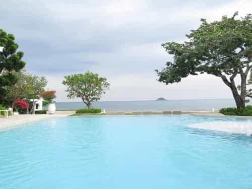 Chelona Huahin Beachfront Resort Condo