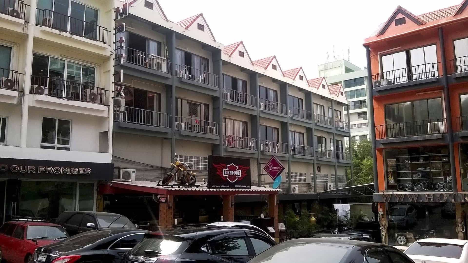 The Lounge Hotel