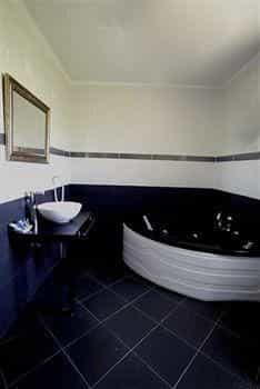 Wineport Lodge