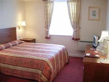 The Emmbrook Inn