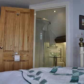 Old Ivy House Bed & Breakfast
