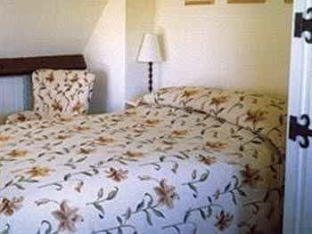 The Yellow House Bed & Breakfast The Yellow House Bed & Breakfast