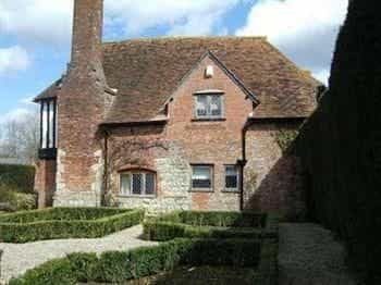 Singleton Manor