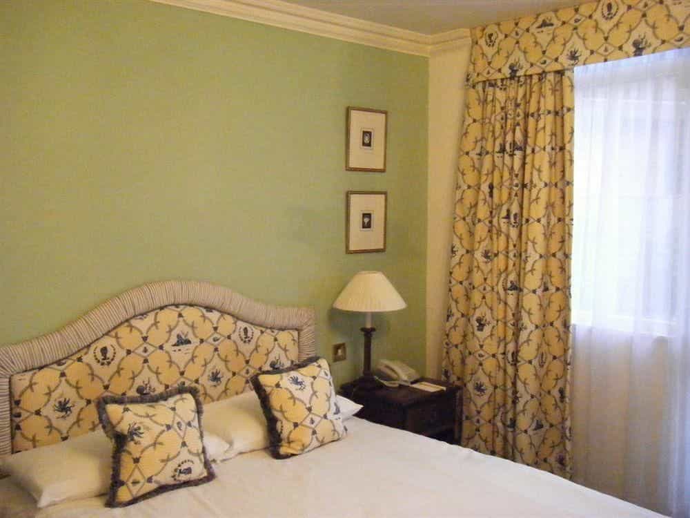 Upper Reaches Hotel