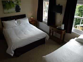 Stones Hotel, Bar and Restaurant