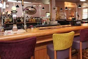 Stones Hotel, Bar and Restaurant