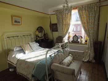 No. 4 B&B No. 4 B&B
