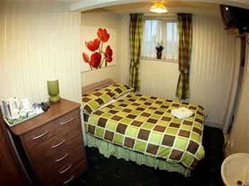 Lolly's Hotel