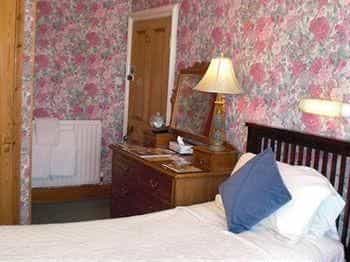Strathmore Lawn East - Guest house
