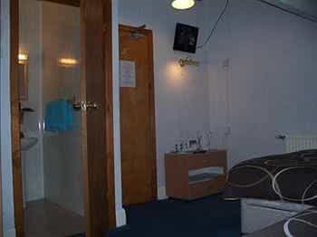 Hotel 33