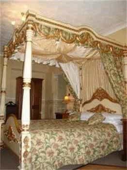 Maenan Abbey Hotel